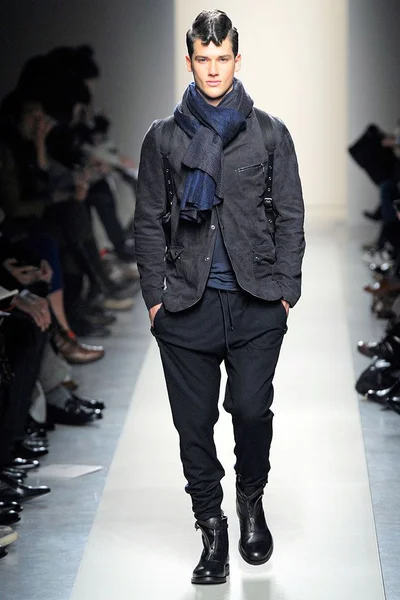 Look 8